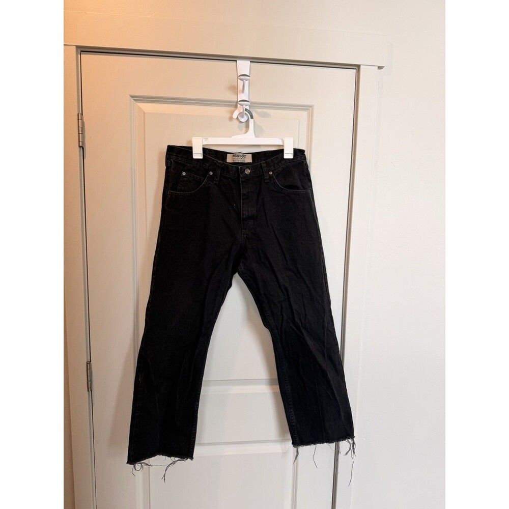 Wrangler Mens size 34/32 black cut off jeans